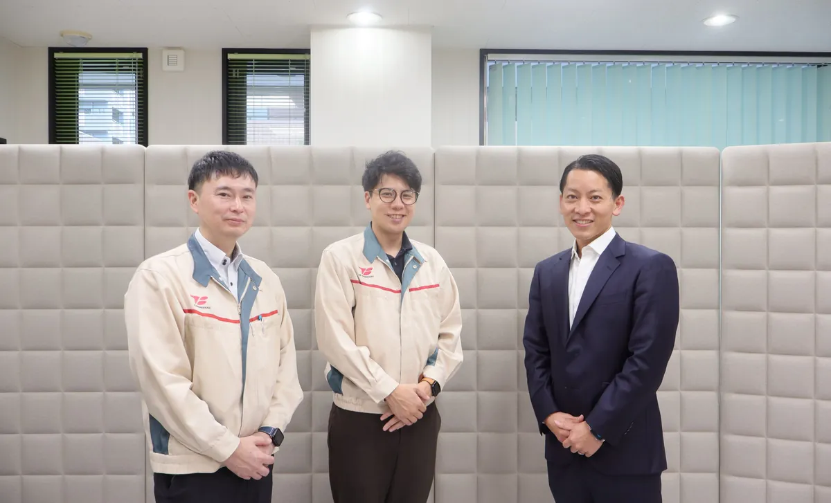 株式会社TBエンジニアリング IT推進グループ 冨永様・池口様と弊社代表 石川